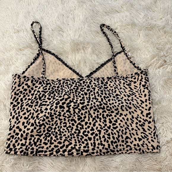 SHEIN Animal Print Cropped Top - Picture 4 of 8